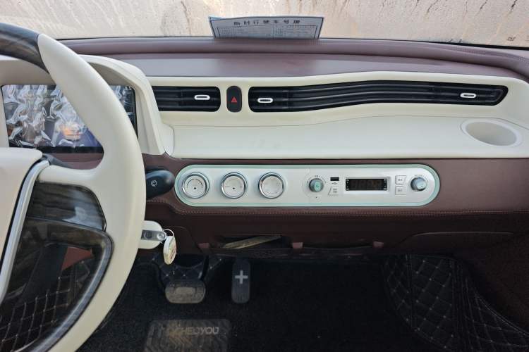 Used Wuling Hongguang MINIEV 2021 Macaron Sandwich Model 120 km Lithium NMC
