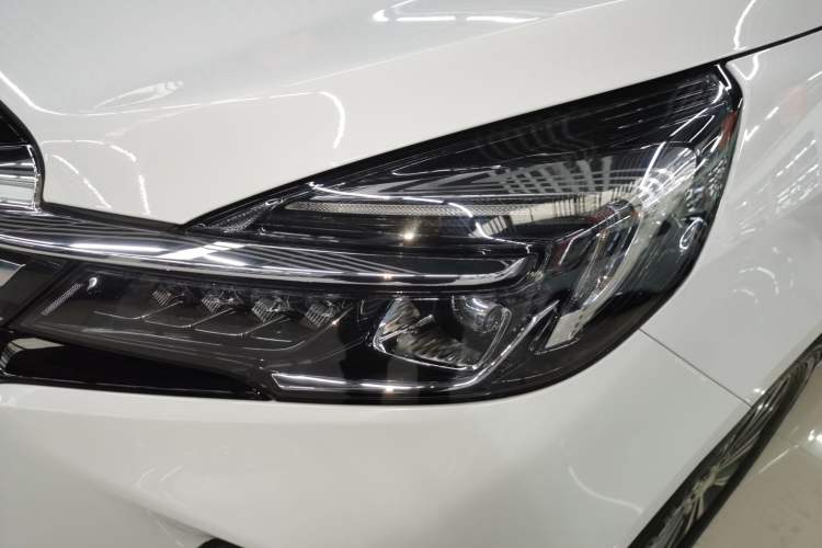 Used Buick GL8 2023 Facelifted Land Cruiser Executive Luxury Version
