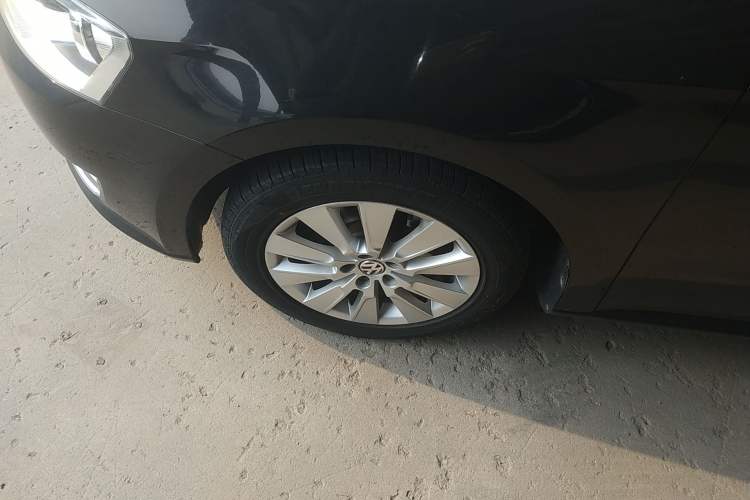 Used Volkswagen Lavida 2013 Restyled Classic 1.6L Automatic Comfort Edition
