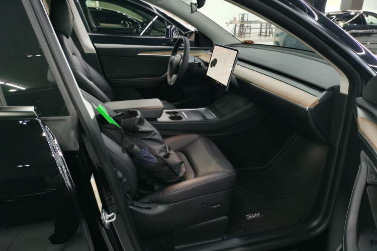 Used Tesla Model Y 2021 Standard Range Rear-Wheel Drive Version