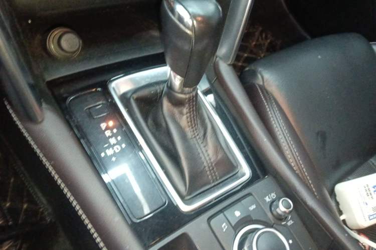 Used Mazda CX-4 2018 2.0L Automatic Two-Wheel Drive Blue Sky Premium Upgrade Version China V Standard
