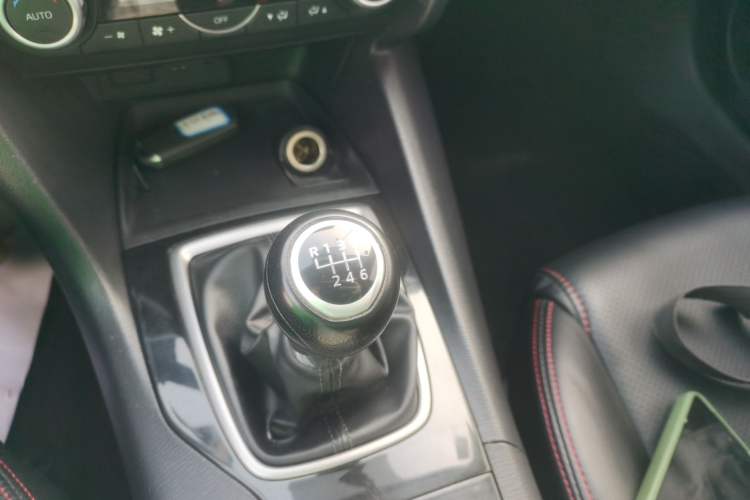 Used Mazda Mazda 3 Axela 2017 Sedan 1.5L Manual Luxury Model Emission Standard China V
