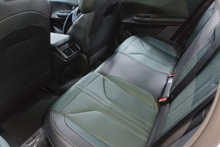 Used Changan UNI-V iDD 2024 Blue Whale Smart Electric iDD 136km ZhiKu Model
