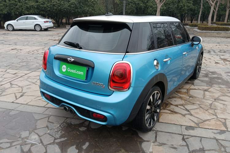 Used  MINI 2015 2.0T COOPER S Five-Door Edition
