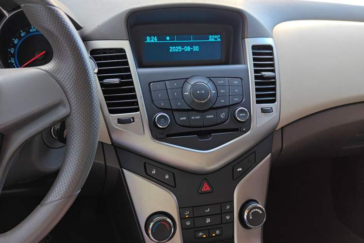 Used Chevrolet Cruze 2015 1.5L Classic SL MT
