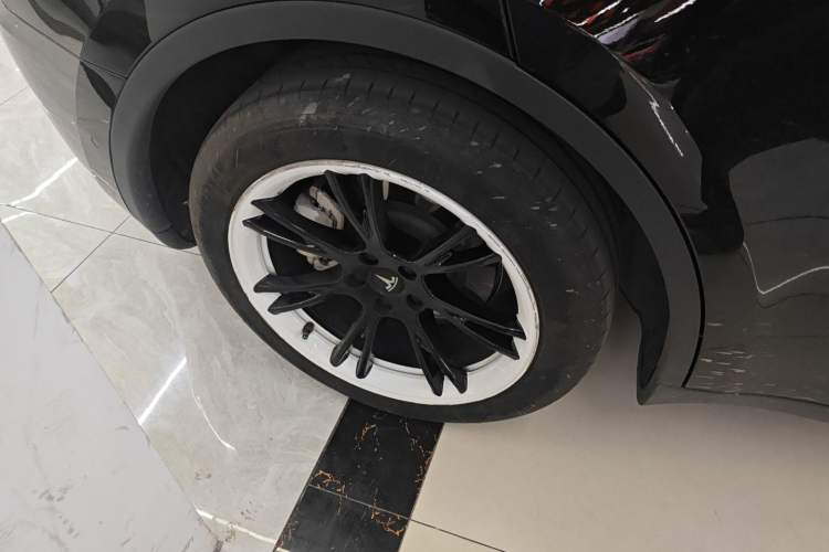 Used Tesla Model Y 2023 Rear-Wheel-Drive Version
