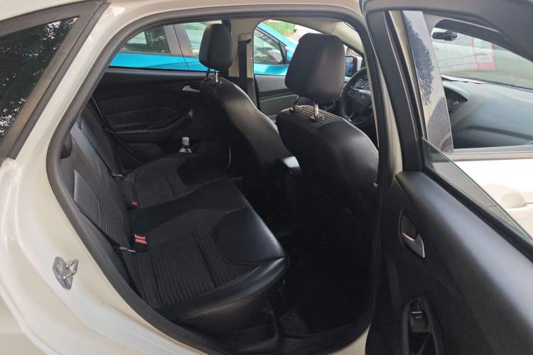 Used Ford Focus 2015 Sedan 1.6L Automatic Trend Model
