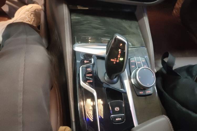 Used BMW 5 Series 2021 525Li Luxury Package
