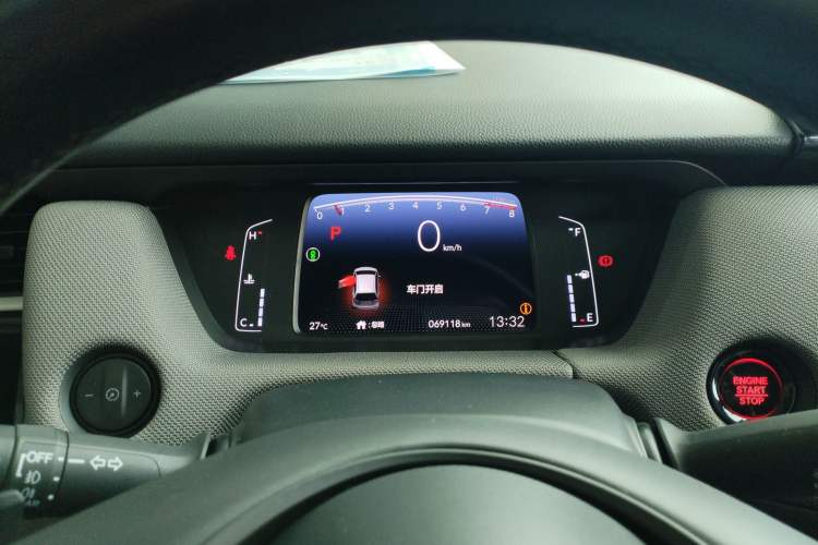 Used Honda LIFE 2021 1.5L CVT CRO-SS Fun Edition
