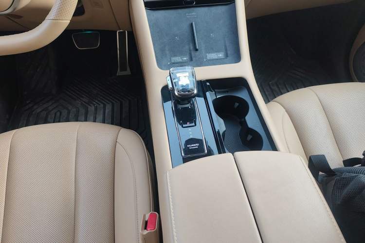 Used Hima AITO M7 2024 1.5T Intelligent Drive 4x4 Max Edition 6 Seats
