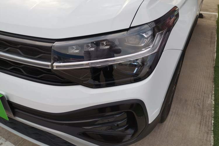 Used Volkswagen Tharu 2024 300TSI Two-Wheel-Drive Moon Luxury Edition
