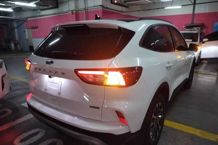 Used Ford Escape 2020 EcoBoost 245 Two-Wheel-Drive Comfort Edition
