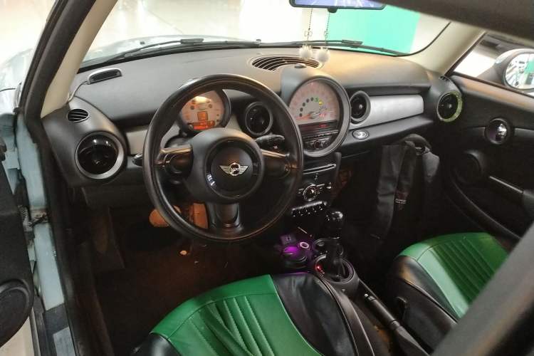 Used  MINI 2011 1.6L ONE
