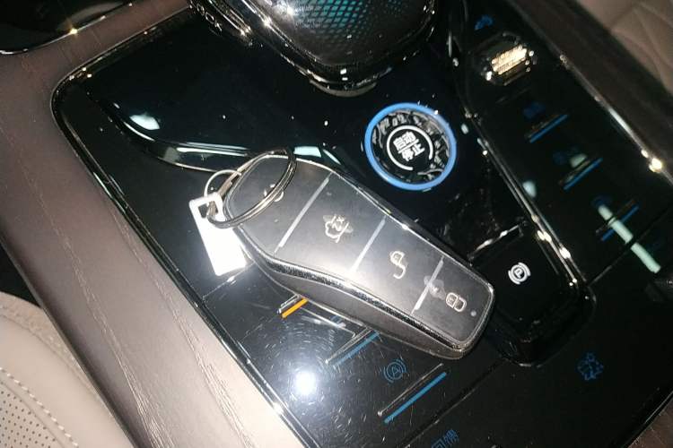 Used BYD Han 2025 EV with 701 km of Laser Radar-Enabled Intelligent Driving