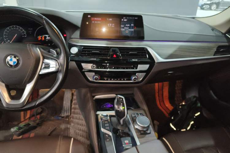 Used BMW 5 Series 2019 Facelifted 530Li Leading Edition Luxury Package
