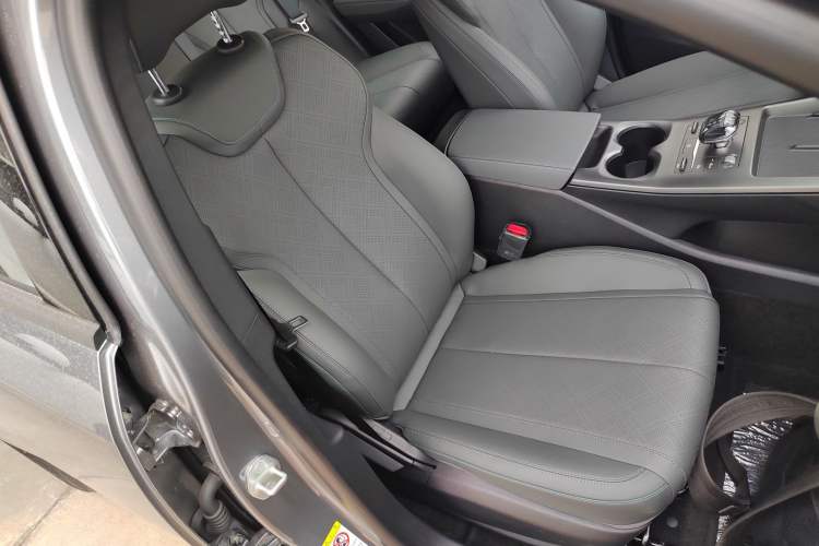 Used BYD Qin PLUS 2025 DM-i Smart Drive 55KM Leading Model
