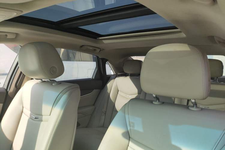 Used Cadillac XTS 2015 28T Comfort Model
