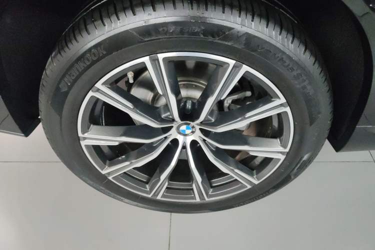 Used BMW X5 2022 Restyled xDrive 30Li Luxury Version M Sport Package