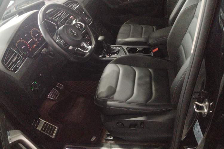 Used Volkswagen Tiguan L 2021 330TSI Automatic Two-Wheel Drive R-Line Enhanced Edition
