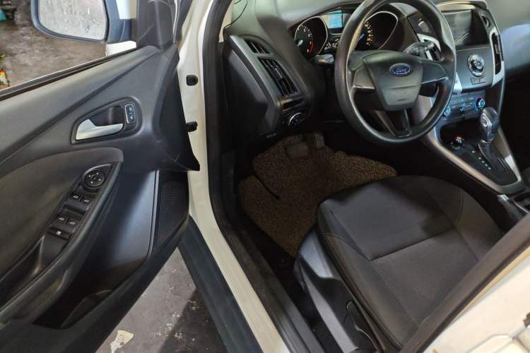 Used Ford Focus 2015 Hatchback 1.6L Automatic Comfort Model