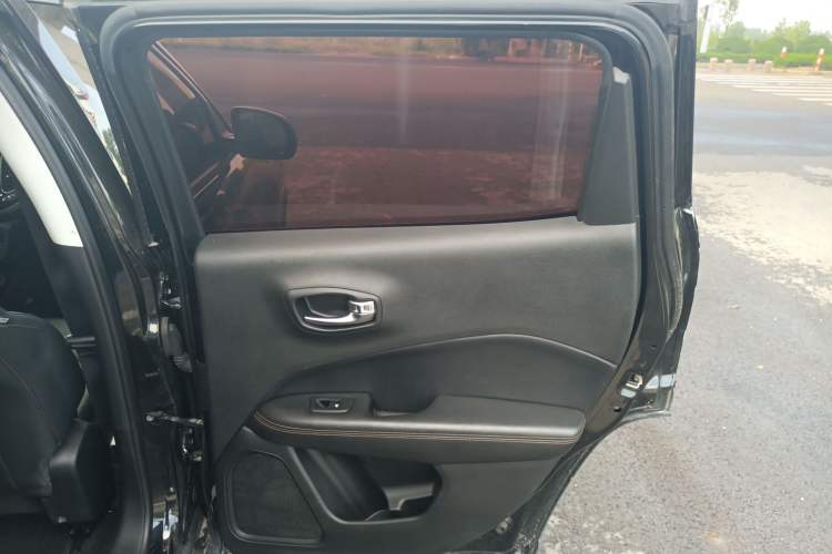 Used  Compass 2019 220T Automatic Family Edition
