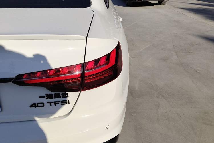 Used Audi A4L 2023 40 TFSI Bang & Olufsen Starry Night Edition
