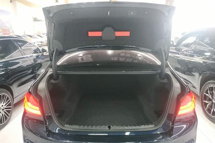 Used BMW 5 Series 2020 530Li Leading Model M Sport Package
