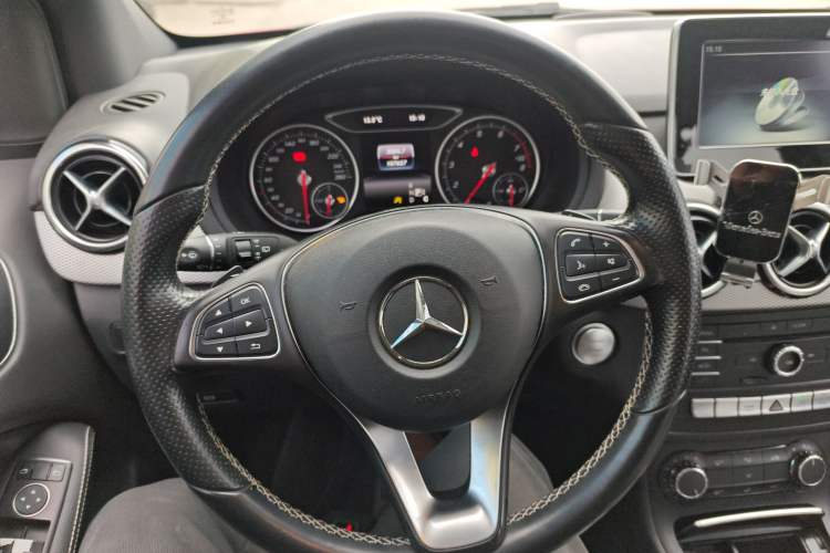 Used Mercedes-Benz B-Class 2015 B 200 Sport Edition