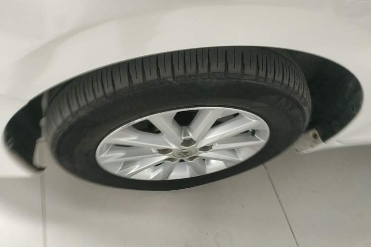 Used Toyota Camry 2015 Dual-Engine 2.5 HG Luxury Navigation Edition
