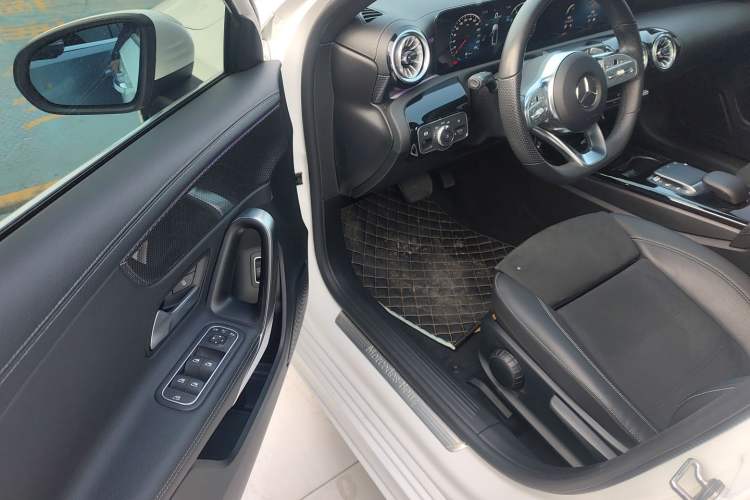 Used Mercedes-Benz A-Class 2022 Second Facelift A 200 L Sport Sedan Fashion Version