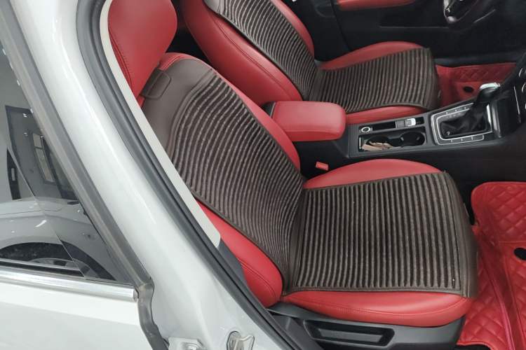 Used Volkswagen Golf 2020 Zhiai Edition 200TSI DSG Comfortable & Ambitious Version
