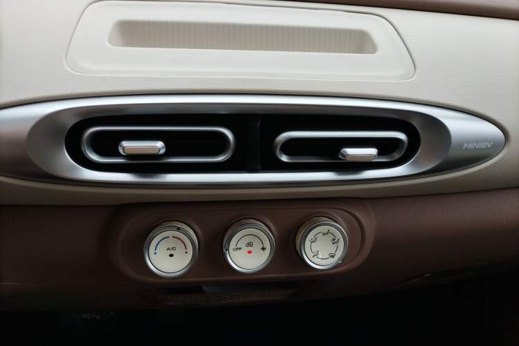 Used Wuling Hongguang MINIEV 2025 Four-Door Version Advanced Edition
