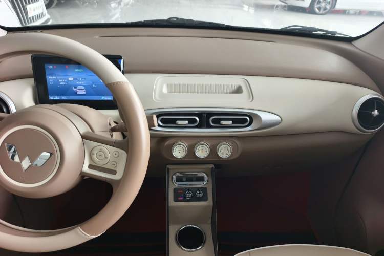 Used Wuling Hongguang MINIEV 2025 Four-Door Version Premium Edition
