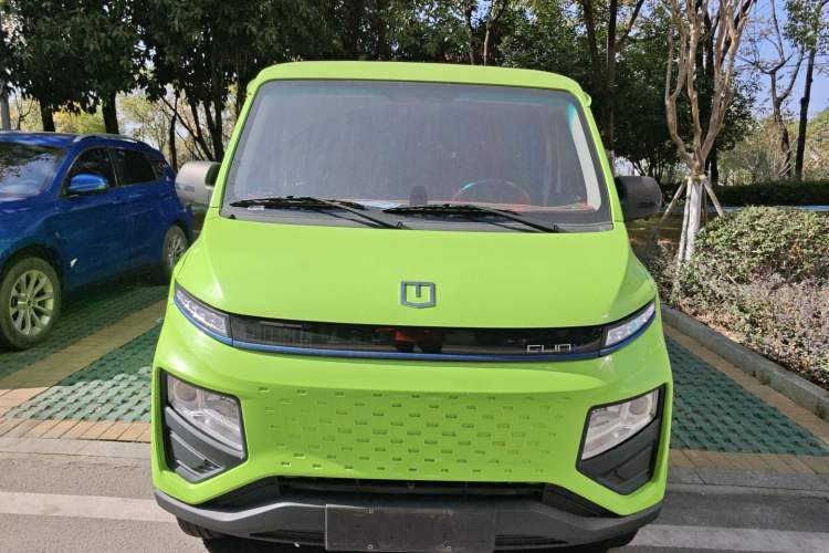 Used Farizon Xingxiang V 2023 V6E Ningde Times 38.64 kWh Deluxe Edition
