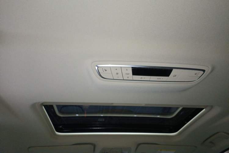 Used Buick GL8 2023 ES Lu Zun Deluxe Model
