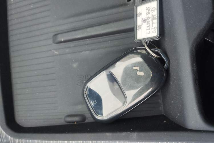 Used ONVO Luxeed L90 2025 Model—Pro Seven-Seater Version