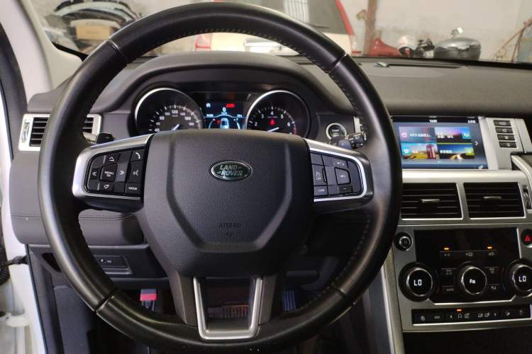 Used Land Rover Discovery Sport 2019 240 PS SE Version China V Standard
