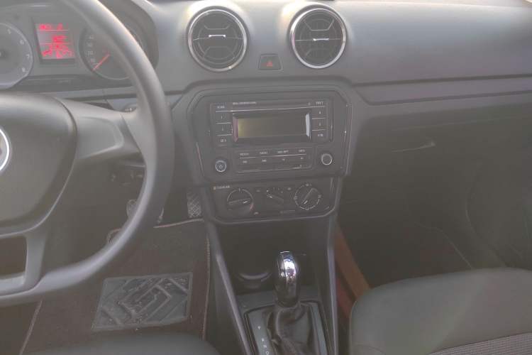 Used Volkswagen Jetta 2017 1.5L Automatic Fashion Model