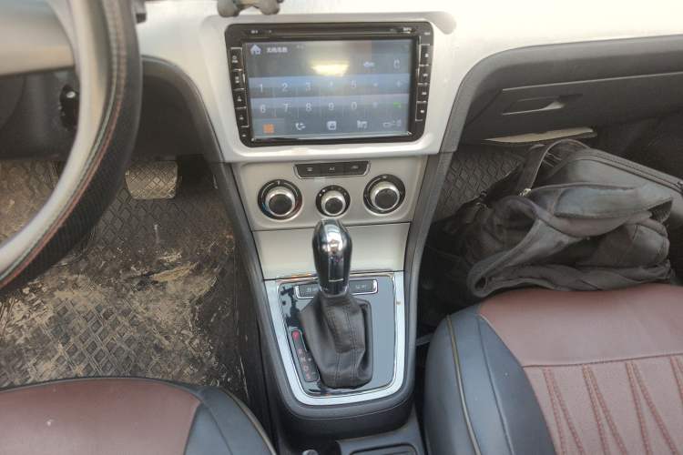 Used Volkswagen Gran Lavida 2013 1.6L Automatic Comfort Model
