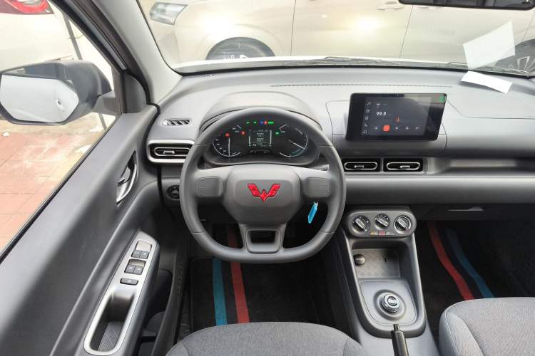 Used Wuling Hongguang New Energy 2025 Extended-Range Hybrid 50KM Comfort Version
