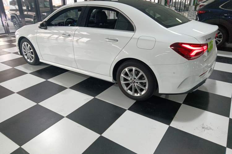 Used Mercedes-Benz A-Class 2020 Restyled A 200 L Sport Sedan Fashion Version
