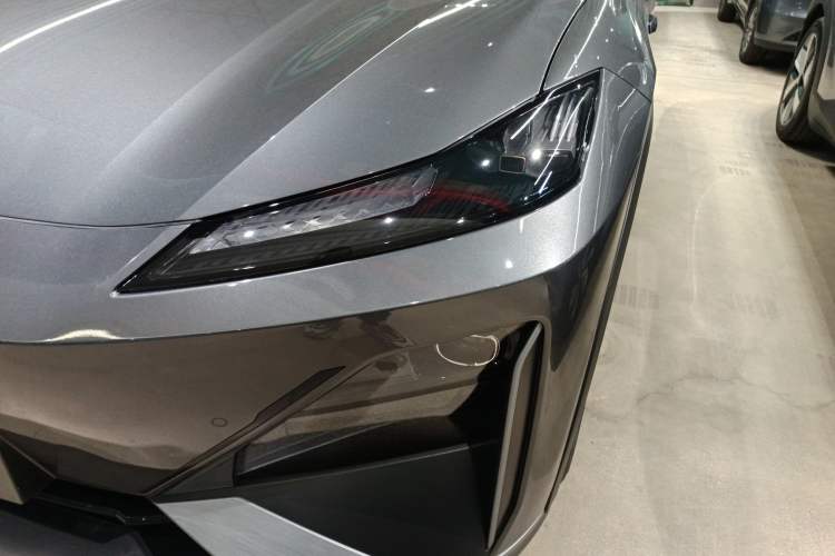 Used  S07 2023 200Max Range-Extended Version
