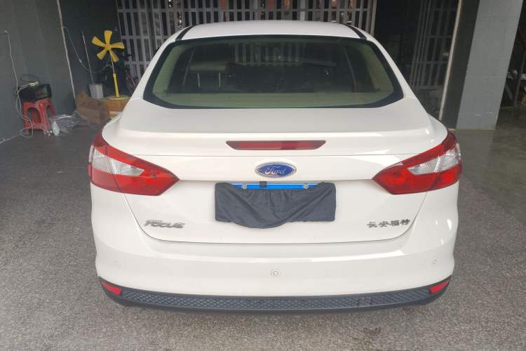 Used Ford Focus 2012 Sedan 1.6L Automatic Fashion Edition