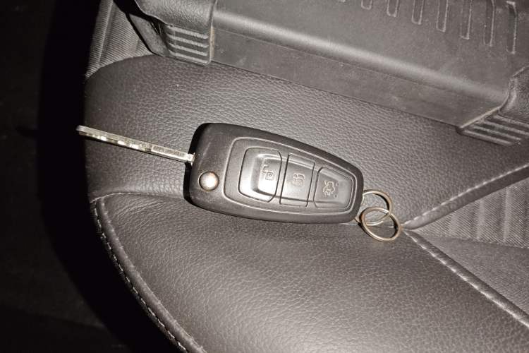 Used Ford Focus 2015 Hatchback 1.6L Automatic Fashion Edition
