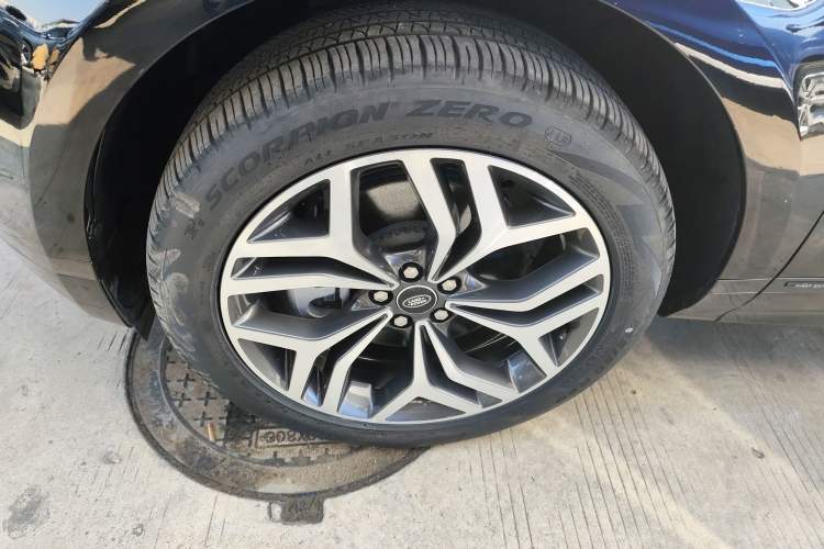 Used Land Rover Range Rover Evoque 2021 Range Rover Velar L 249PS R-Dynamic First Edition
