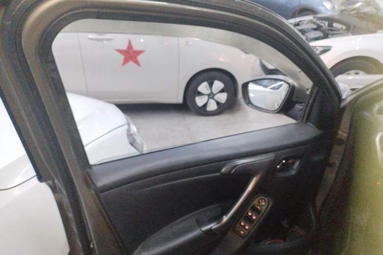 Used Peugeot 301 2014 1.6L Automatic Prestige Edition
