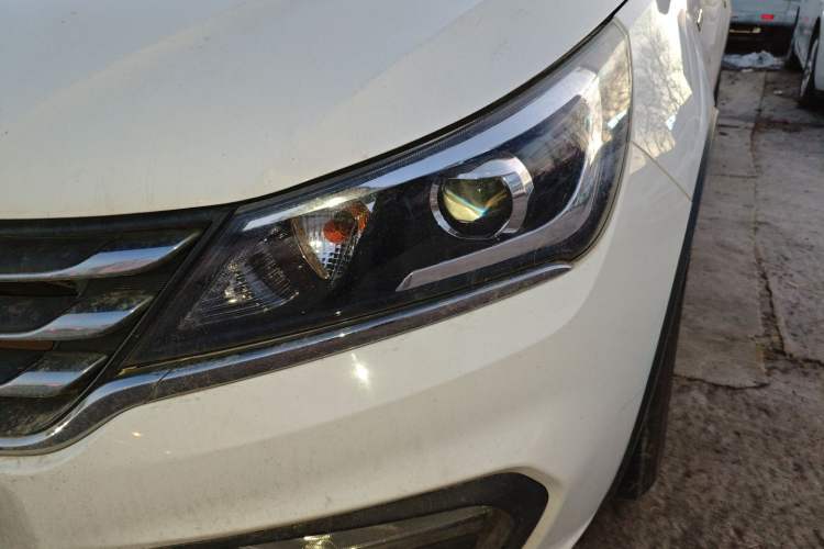 Used Baojun 310W 2017 1.5L Manual Fashion Model China V
