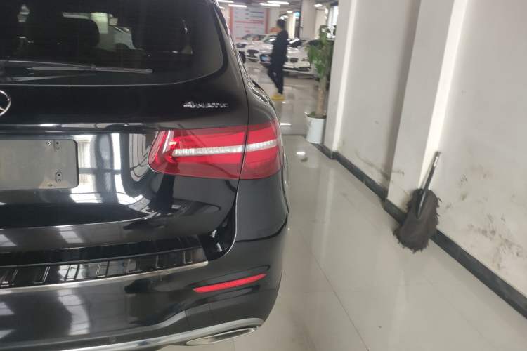 Used Mercedes-Benz GLC 2018 GLC 260 4MATIC Luxury Model