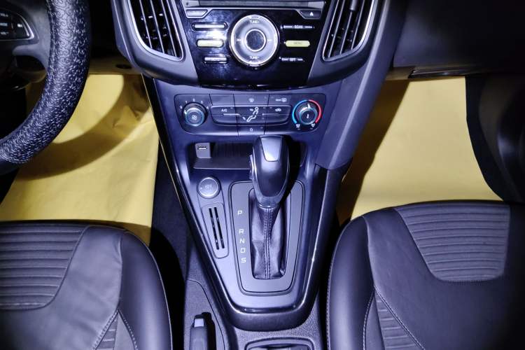 Used Ford Focus 2018 Sedan Classic 1.6L Automatic Trendy SmartDrive Edition