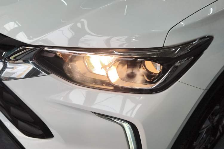 Used Chevrolet Trax 2021 325T Automatic Fun Edition China VI Standard
